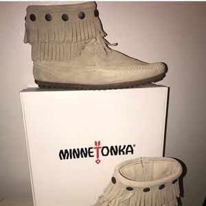 Minnetonka double fringe side zip bootie